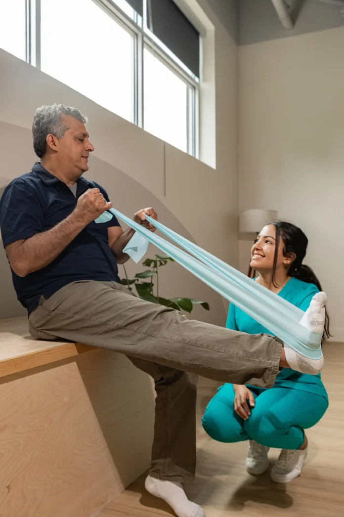 Physiotherapie mit Stretchband - Gesundheit verschenken